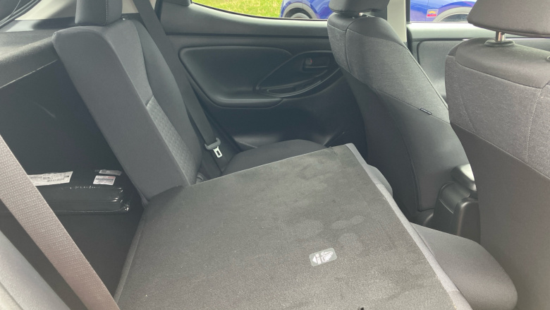 Toyota Yaris 1.5 Hybrid Design 5dr CVT Hybrid Hatchback